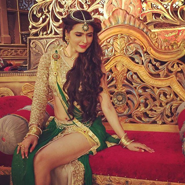 TV Actress Madhurima Tuli Personal Real Life Hot Photos
