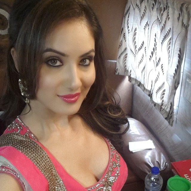 TV Actress Puja Banerjee Rare & Unseen Stunning Hot Photos