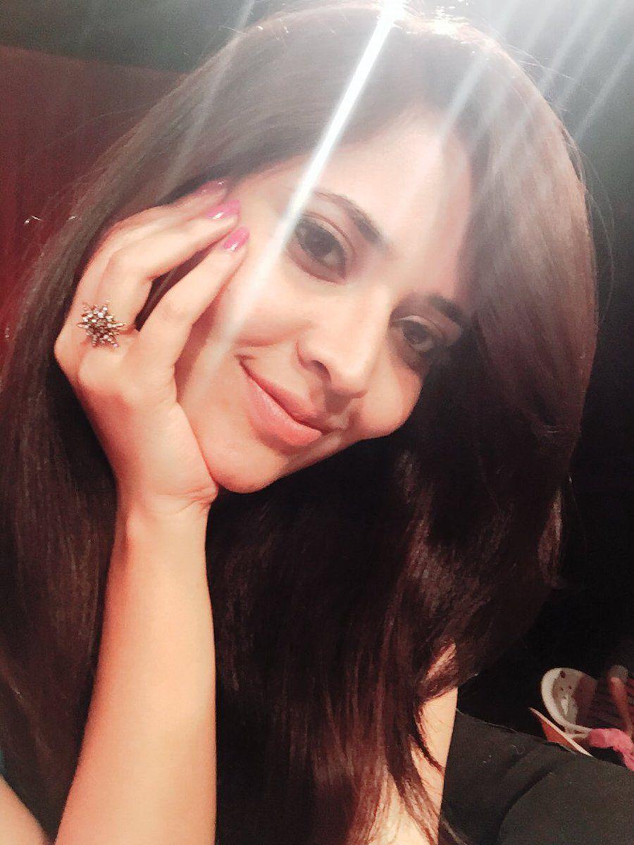 TV Anchor Anasuya Rare & Unseen Photos