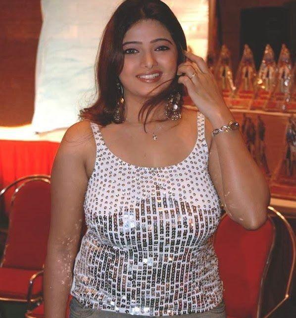 TV Anchor Jahnavi Rare & Unseen Photos