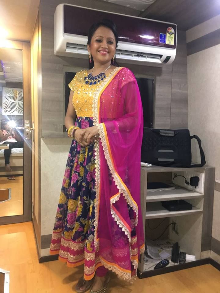 TV Anchor Suma Kanakala Rare Photo Collection