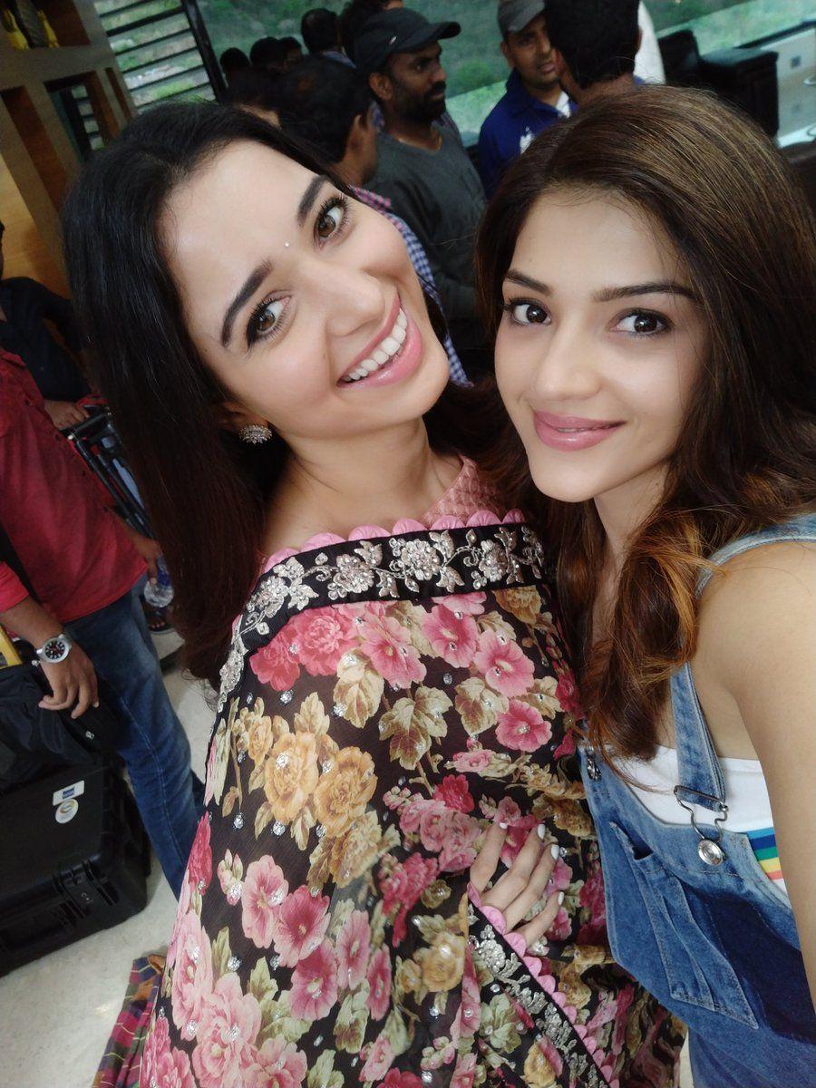 Tamannaah & Mehreen having lighter moments on the sets of F2