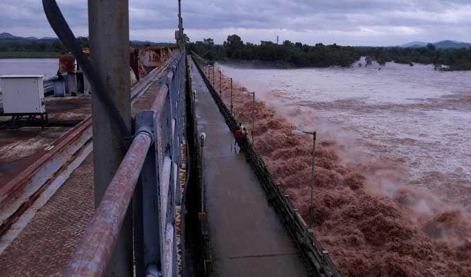 Telangana: Heavy rains lashes the city