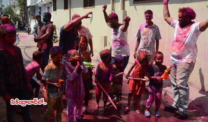 Telangana Holi 2018 Celebrations Photos