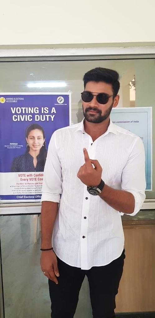 Telangana Polling Celebrities Pics