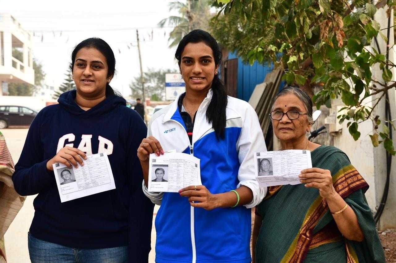 Telangana Polling Celebrities Pics