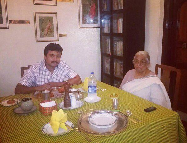 Thaana Serntha Koottam Tamil Movie Working Stills