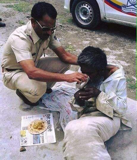 The Most Inspiring Photos That Prove Humanity Is Still Alive in India