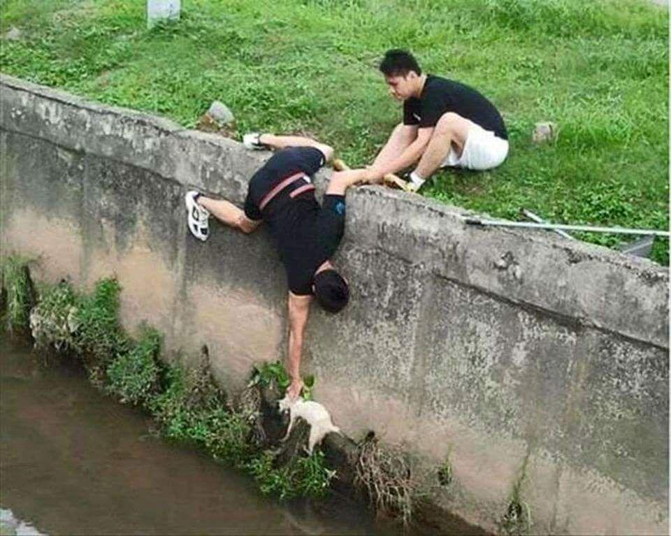 The Most Inspiring Photos That Prove Humanity Is Still Alive in India