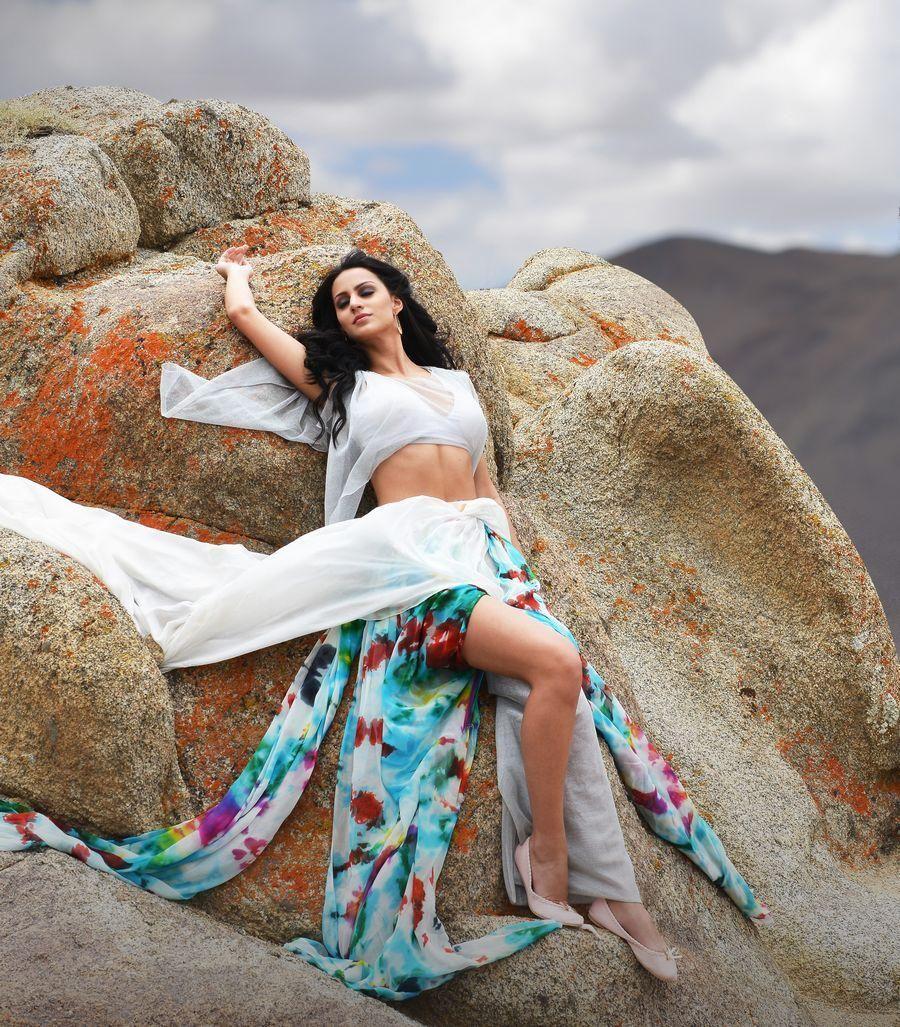 Thikka Movie Posters And Wallpapers