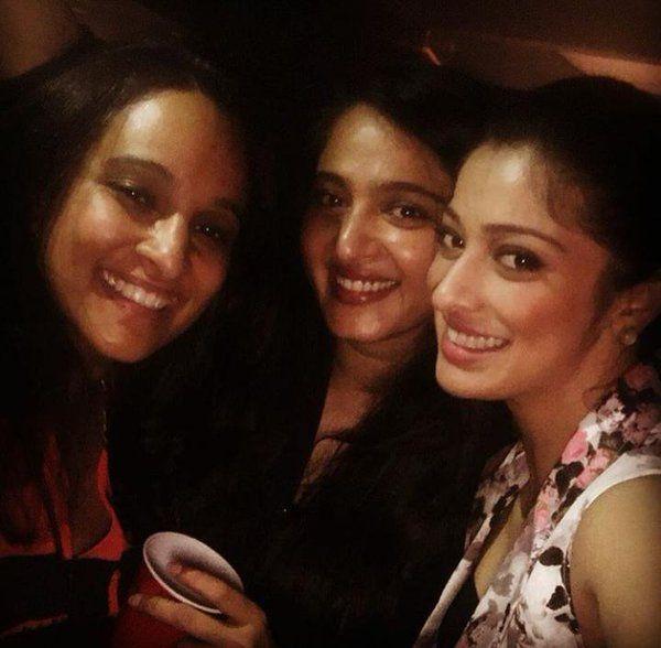 Tollywood Actresses Unseen Bonded Over Selfies Photos