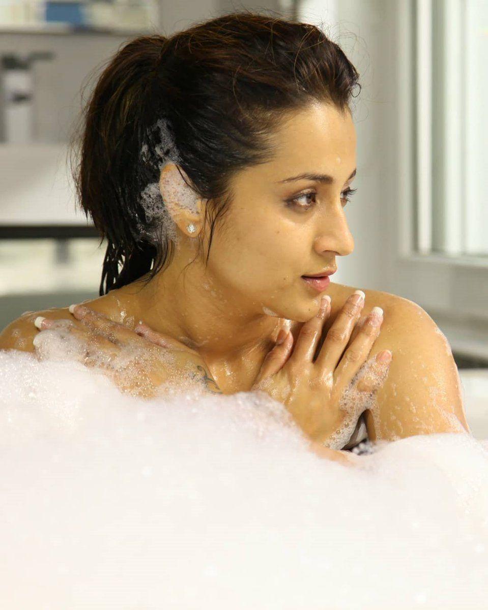 Trisha's Mohini Movie Latest Posters & Stills