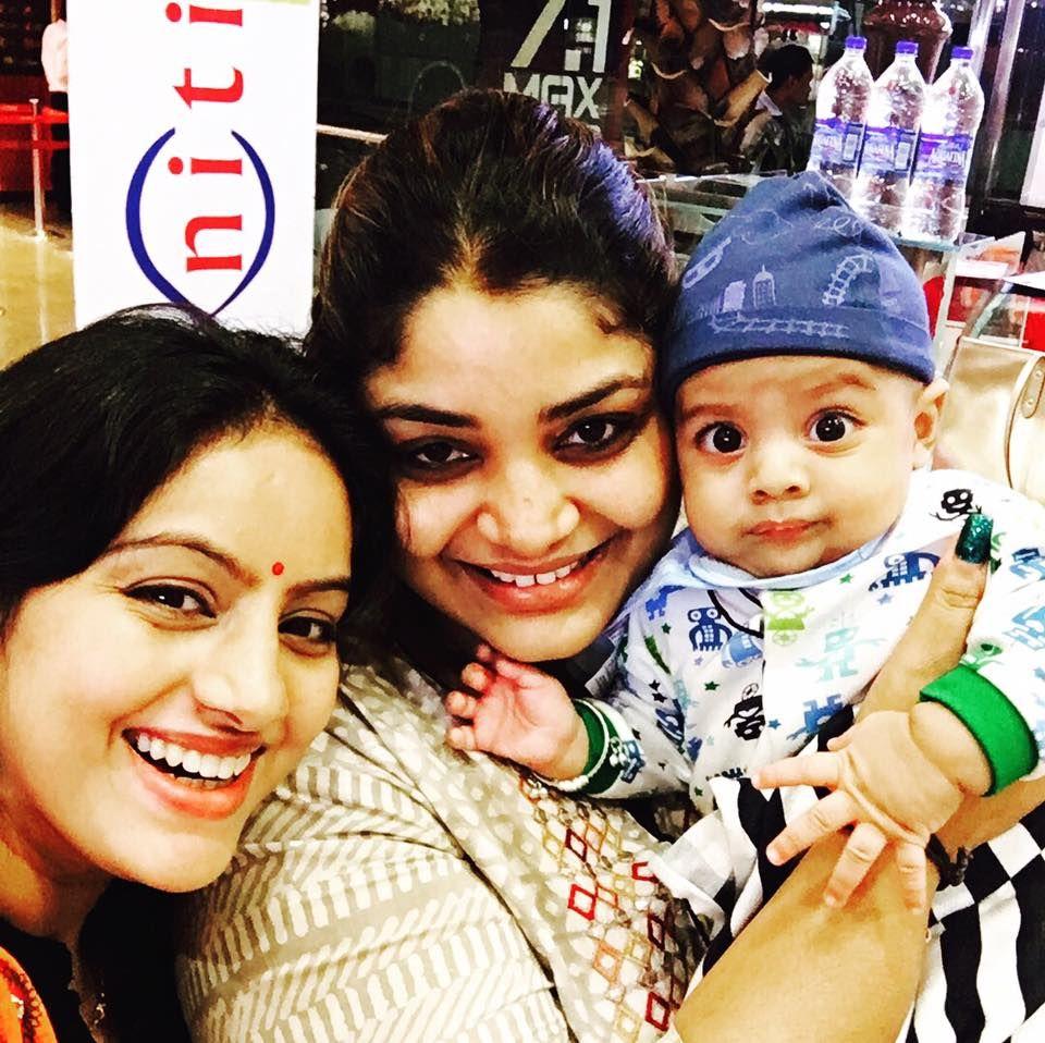 Tv actress Deepika Singh Unseen Family photos