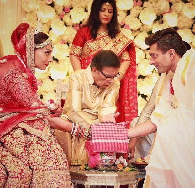 UNSEENED: Bipasha Basu & Karan Singh Grover's Wedding Pictures