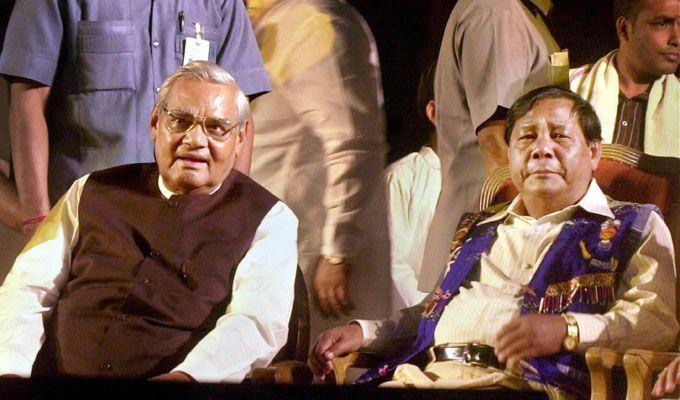 Unseen Photos: Atal Bihari Vajpayee with Indian Political Leaders