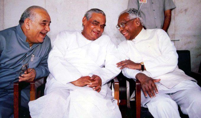Unseen Photos: Atal Bihari Vajpayee with Indian Political Leaders