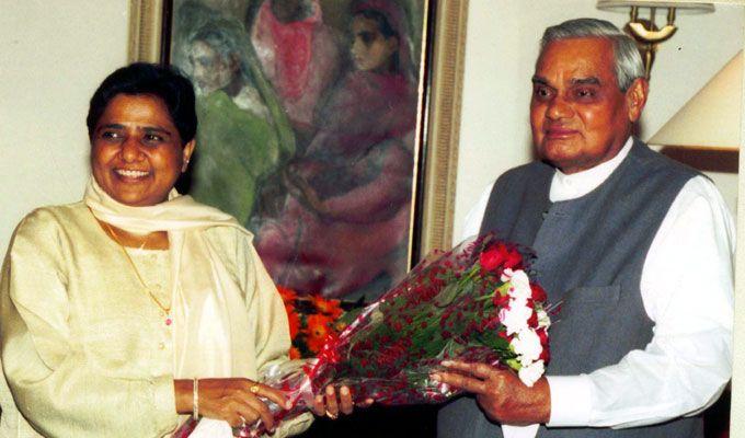 Unseen Photos: Atal Bihari Vajpayee with Indian Political Leaders
