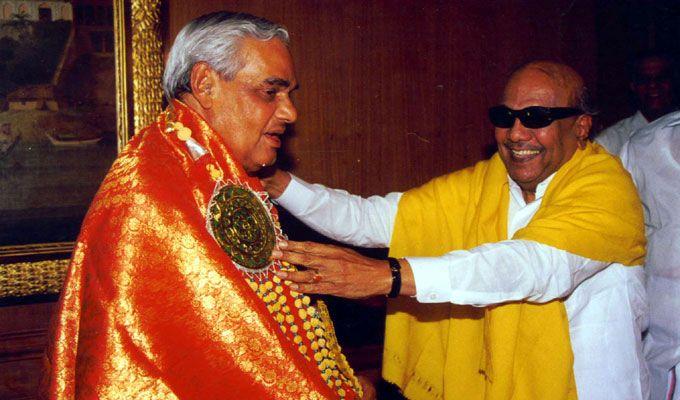 Unseen Photos: Atal Bihari Vajpayee with Indian Political Leaders