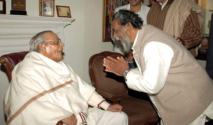 Unseen Photos: Atal Bihari Vajpayee with Indian Political Leaders