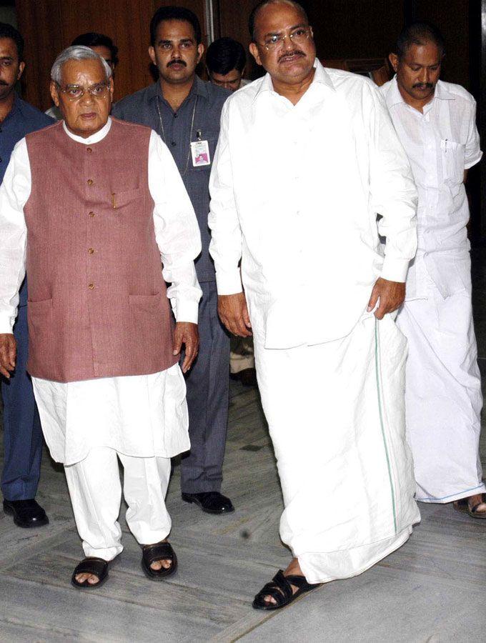 Unseen Photos: Atal Bihari Vajpayee with Indian Political Leaders