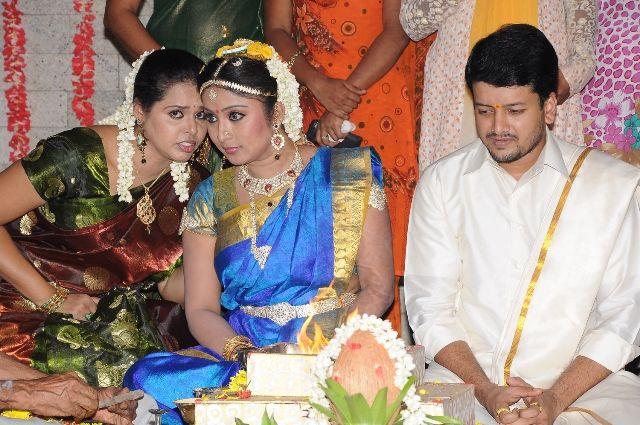 Unseen Photos: Famous Tamil Serial Actress With Real Life Husband