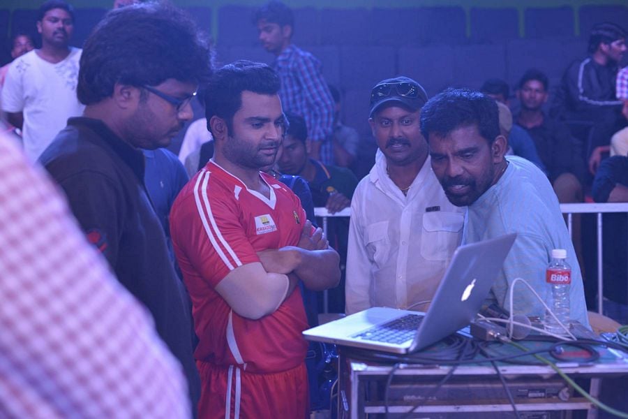 Veedevaadu Working Stills