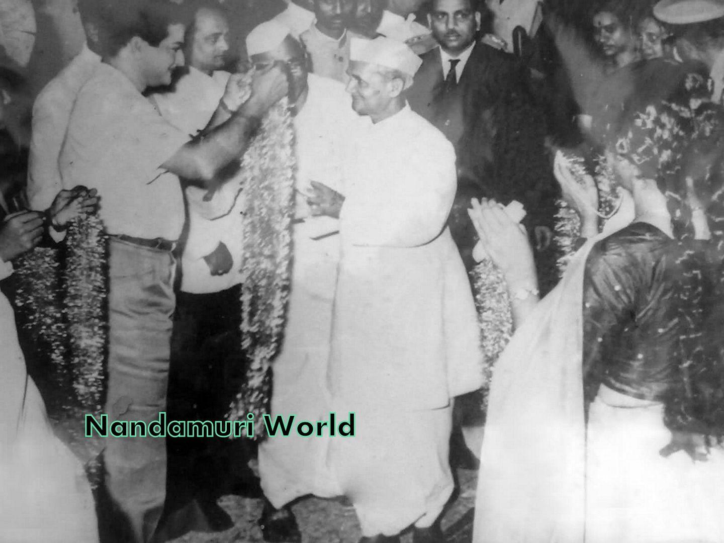 Sr NTR Rare & Unseen Stills During Political Campaign