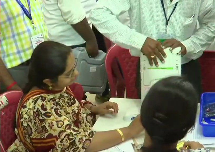 Vote Counting Begins in Mount Carmel College at Bengaluru