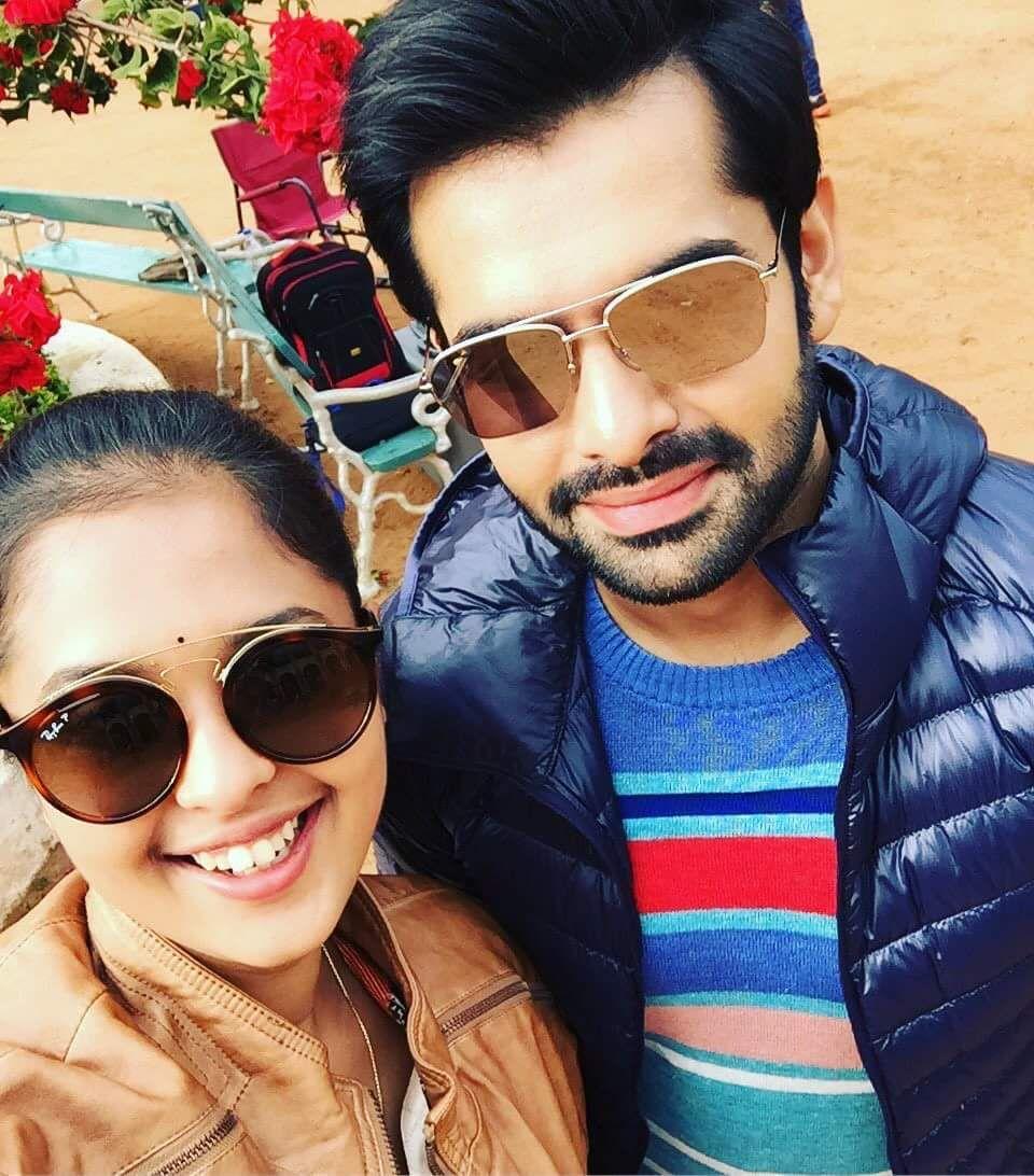 Vunnadhi Okate Zindagi Movie Working Stills & Posters