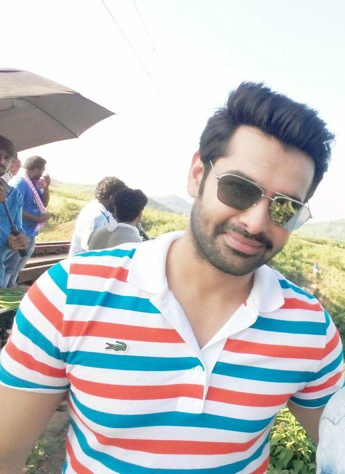 Vunnadhi Okate Zindagi Movie Working Stills & Posters