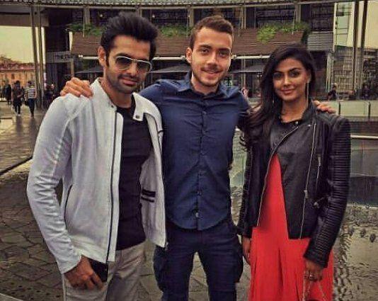 Vunnadi Okate Zindagi Movie New Posters & Working Stills