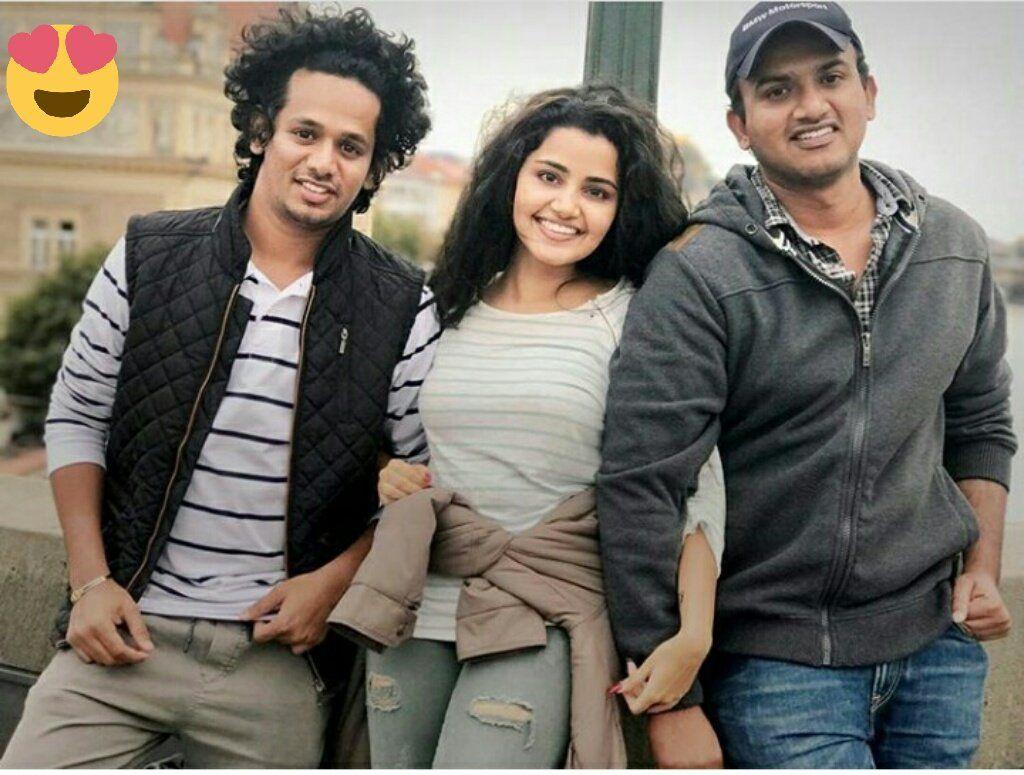 Vunnadi Okate Zindagi Movie New Posters & Working Stills