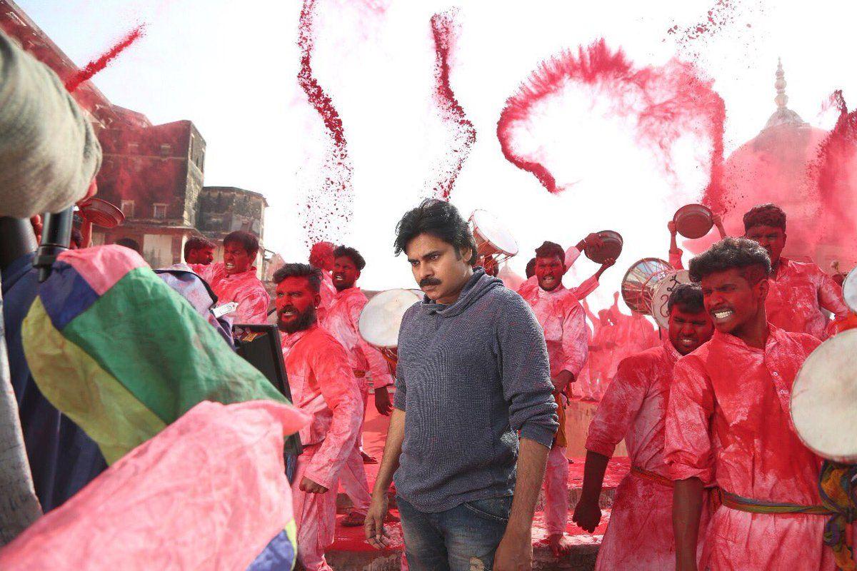 Working Stills of PowerStar Pawan Kalyan from Agnyaathavaasi