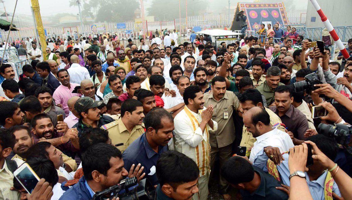 Y S Jagan Mohan Reddy New Look at Tirumala Photos