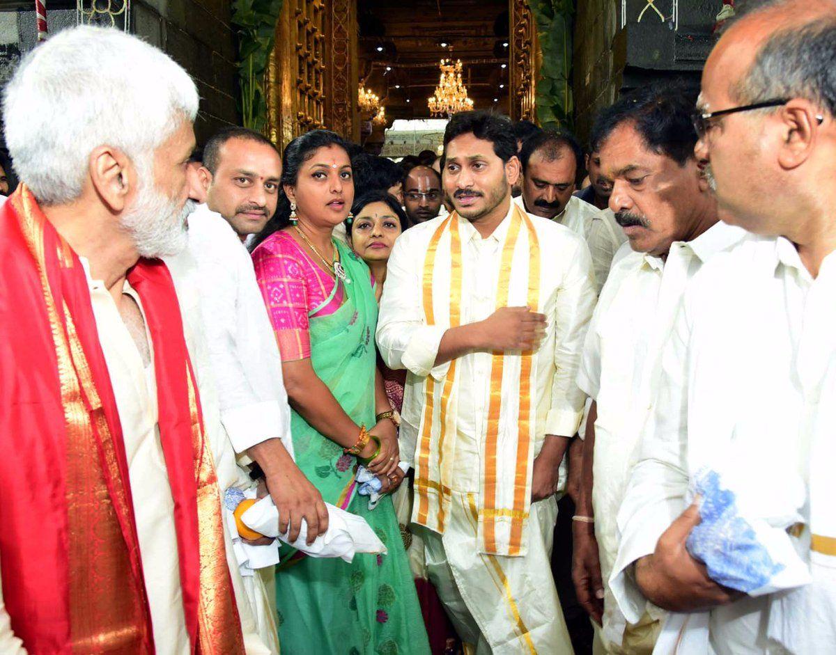 Y S Jagan Mohan Reddy New Look at Tirumala Photos