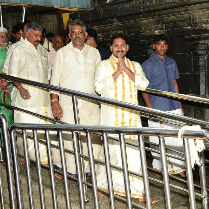 Y S Jagan Mohan Reddy New Look at Tirumala Photos