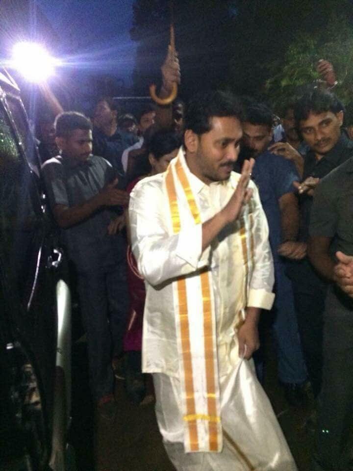 Y S Jagan Mohan Reddy New Look at Tirumala Photos