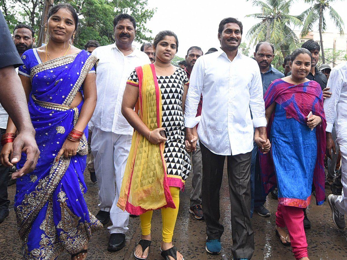 YS Jagan Continuous Padayatra In Rain Photos