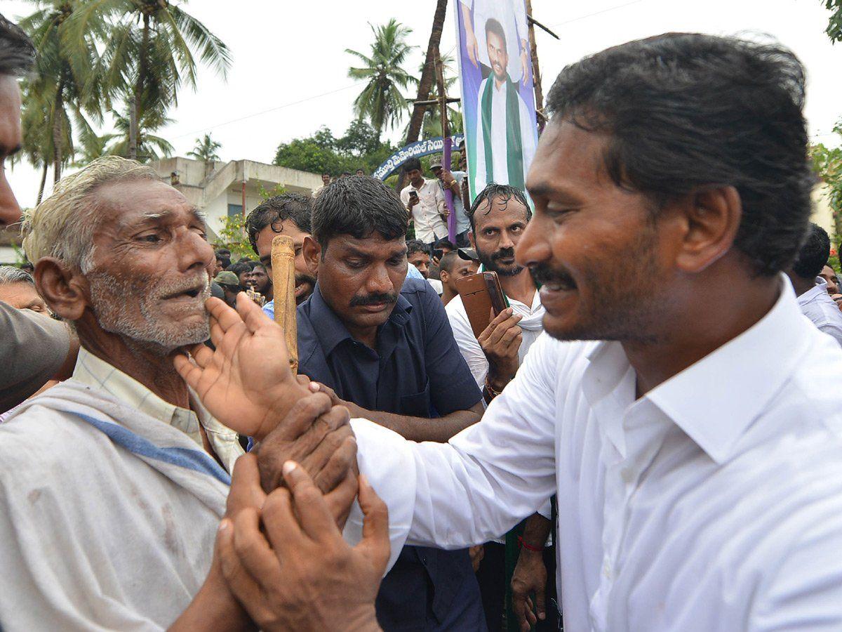 YS Jagan Continuous Padayatra In Rain Photos