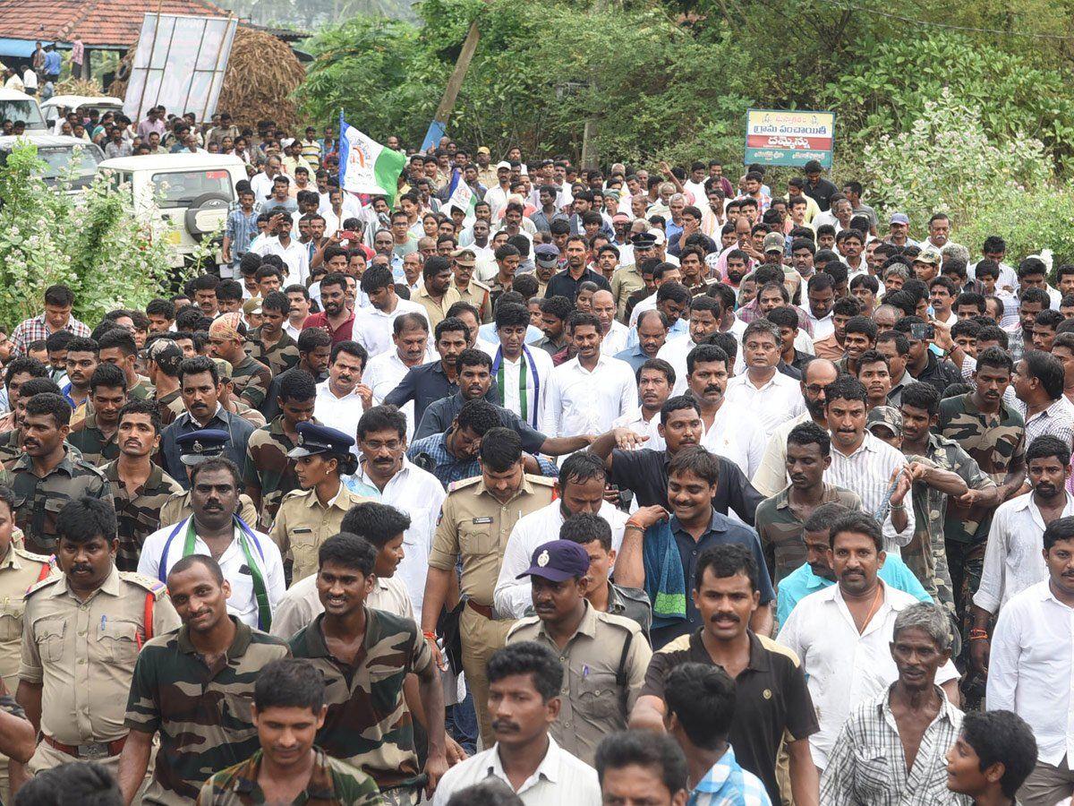 YS Jagan Continuous Padayatra In Rain Photos