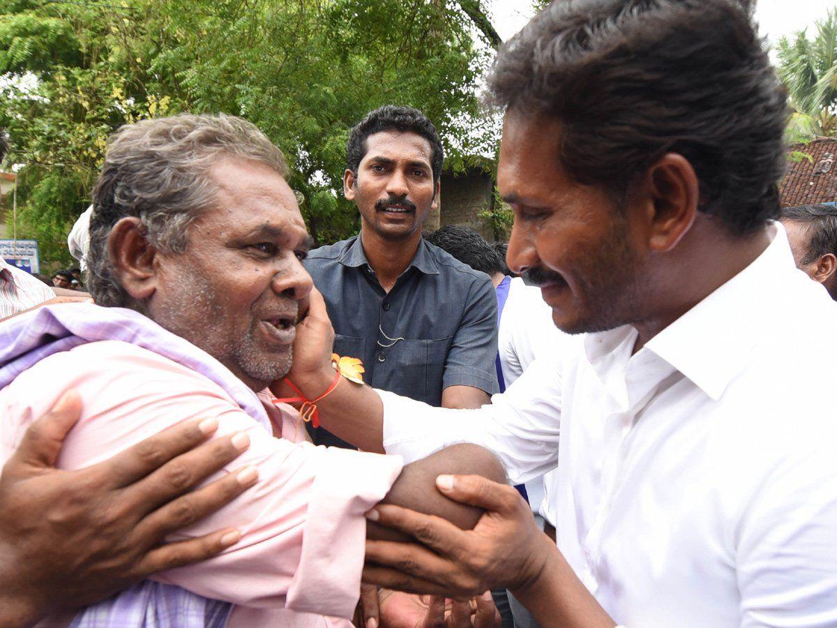 YS Jagan Continuous Padayatra In Rain Photos