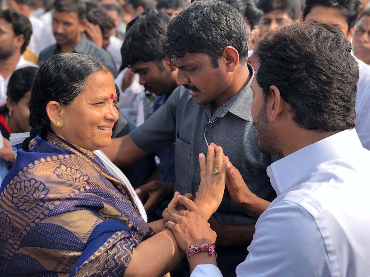 YS Jagan Mohan Reddy Speech at Ichchapuram Photos