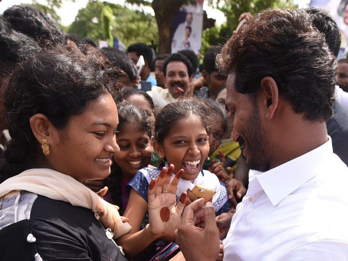 YS Jagan Padayatra Day 226 Photo Gallery