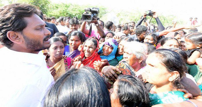 YS Jagan Praja Sankalpa Yatra Day 16 Photos