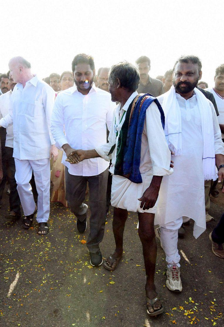 YS Jagan Praja Sankalpa Yatra Day 16 Photos