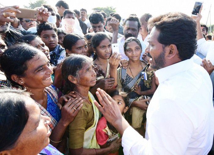 YS Jagan Praja Sankalpa Yatra Day 16 Photos