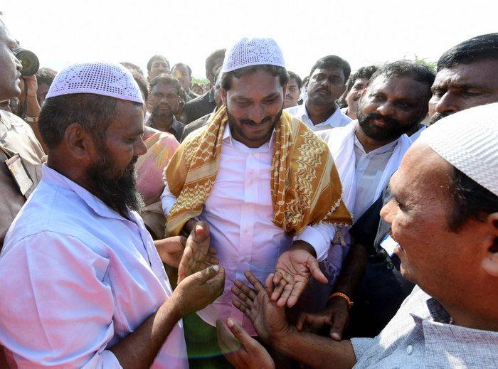 YS Jagan Praja Sankalpa Yatra Day 16 Photos