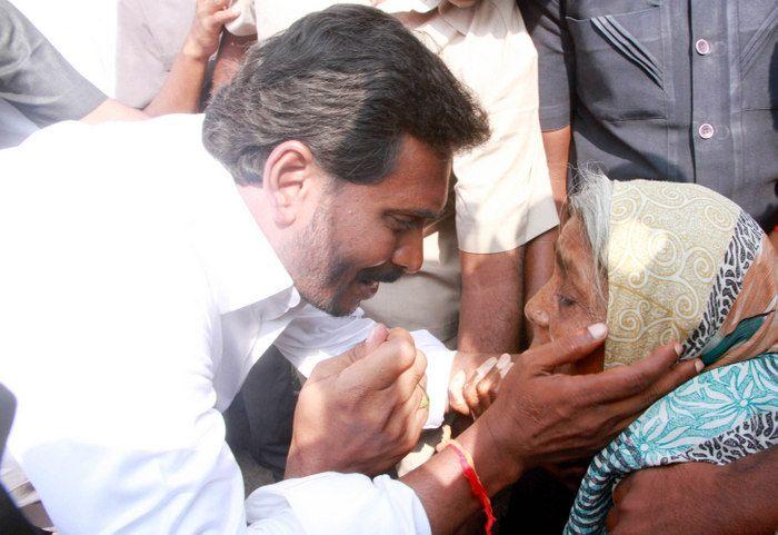 YS Jagan Praja Sankalpa Yatra Day 44 Photos