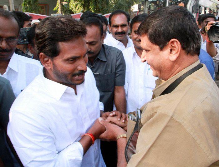 YS Jagan Praja Sankalpa Yatra Day 44 Photos
