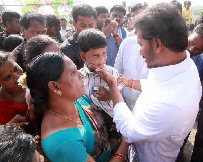 YS Jagan Praja Sankalpa Yatra Day 44 Photos